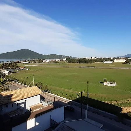Lindo E Aconchegante Apartamento ウバトゥバ エクステリア 写真