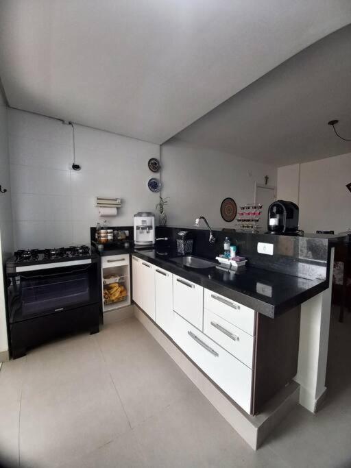Lindo E Aconchegante Apartamento ウバトゥバ エクステリア 写真
